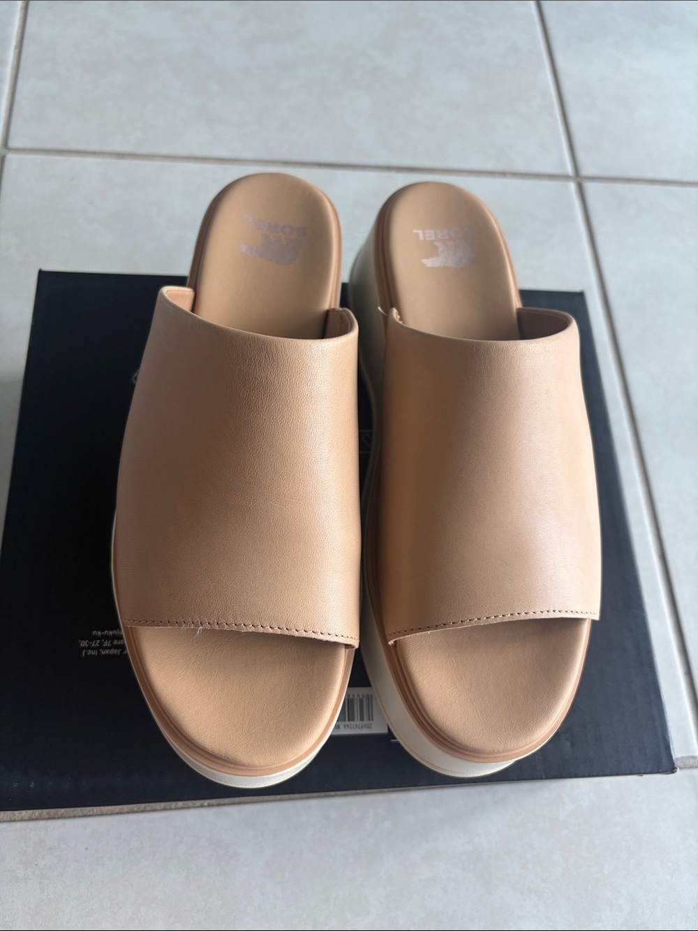 Sorel Dayspring  honest beige chalk sandal size 8.5
